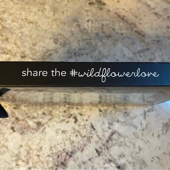 NEW Blue White Check Wildflower iPhone 6+/7+/8+ Case Never Used - Picture 7 of 8